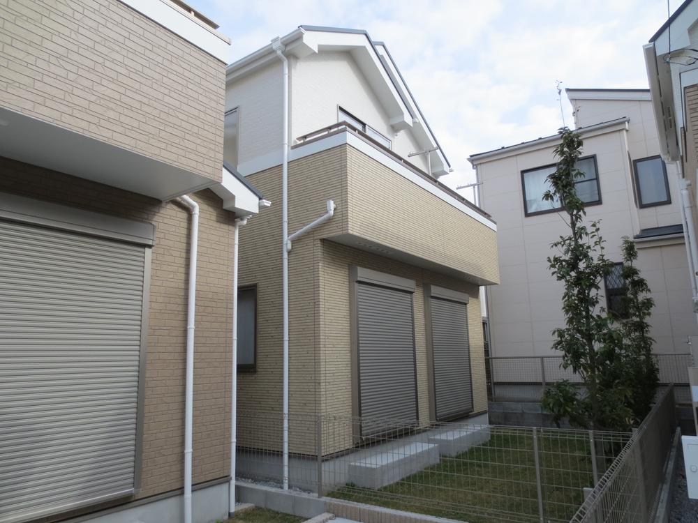 Local appearance photo. Local (12 May 2013) Shooting