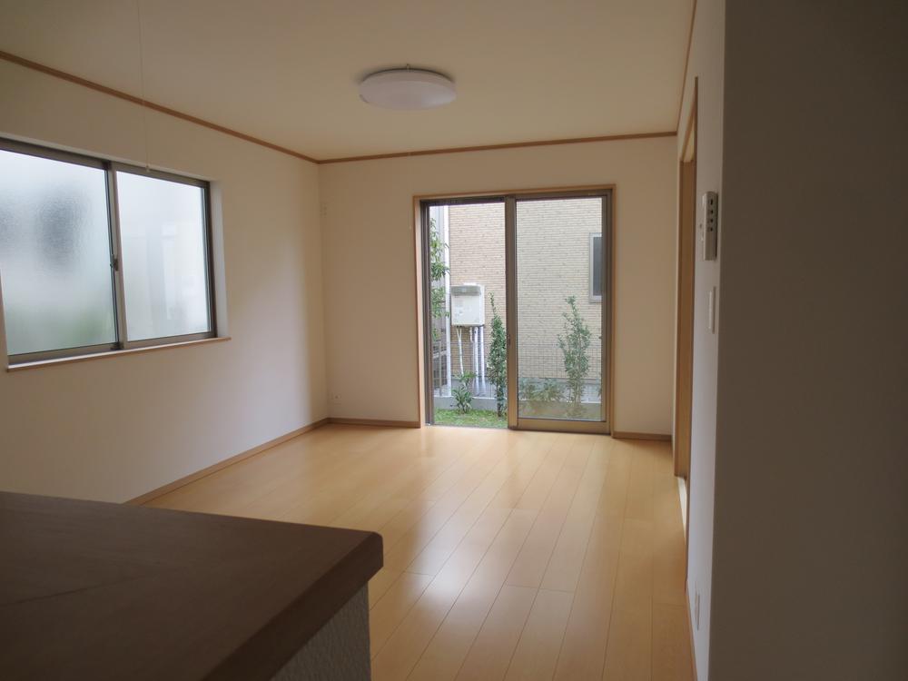 Living. Local (12 May 2013) Shooting