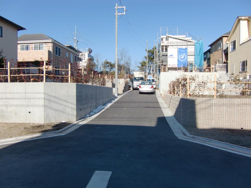 Local photos, including front road. Local (January 2013) Shooting