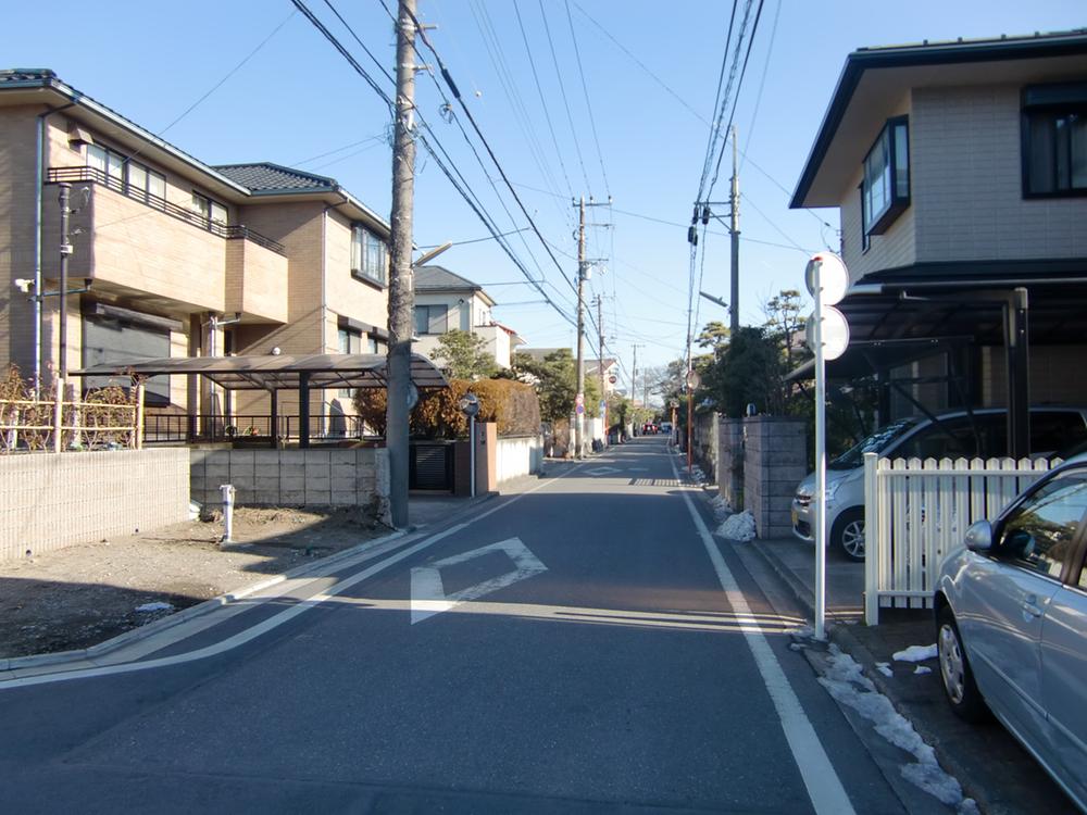 Local photos, including front road. Local (January 2013) Shooting