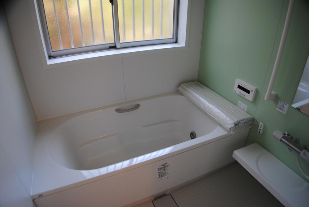 Bathroom. Indoor (12 May 2013) Shooting