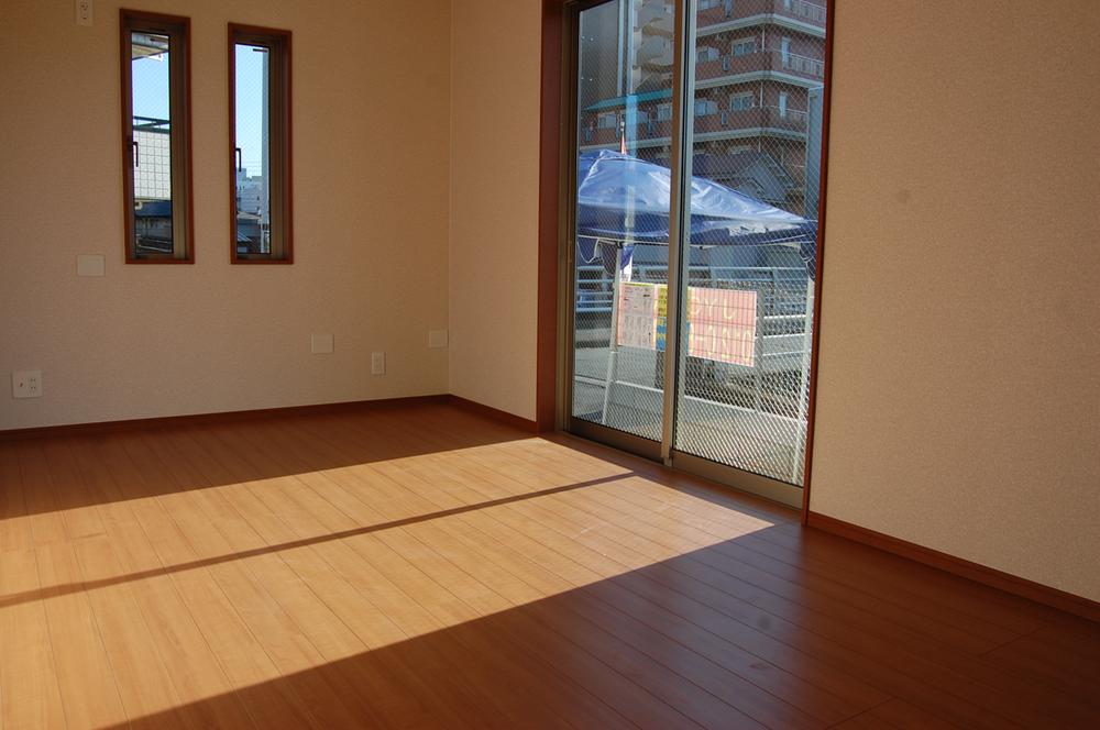 Living. Local (11 May 2013) Shooting