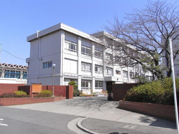 Junior high school. Muraoka 1599m until junior high school