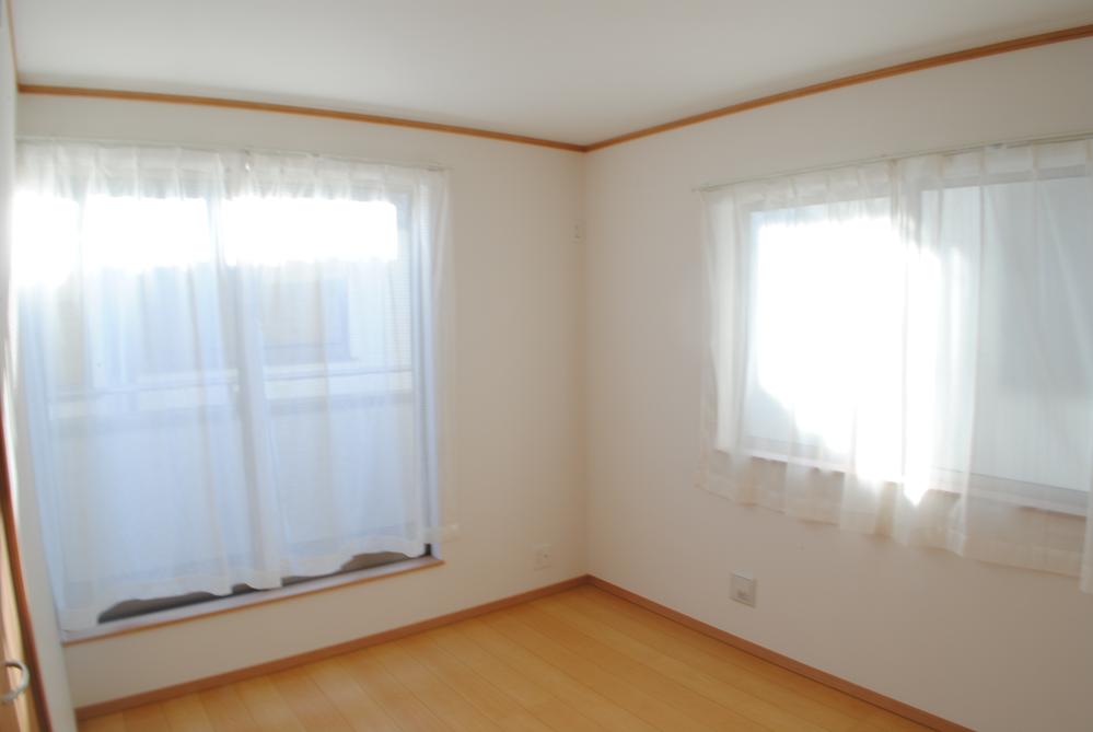 Non-living room. Indoor (12 May 2013) Shooting