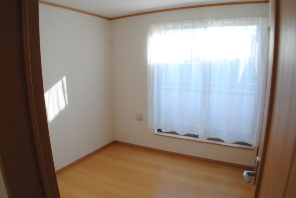 Non-living room. Indoor (12 May 2013) Shooting