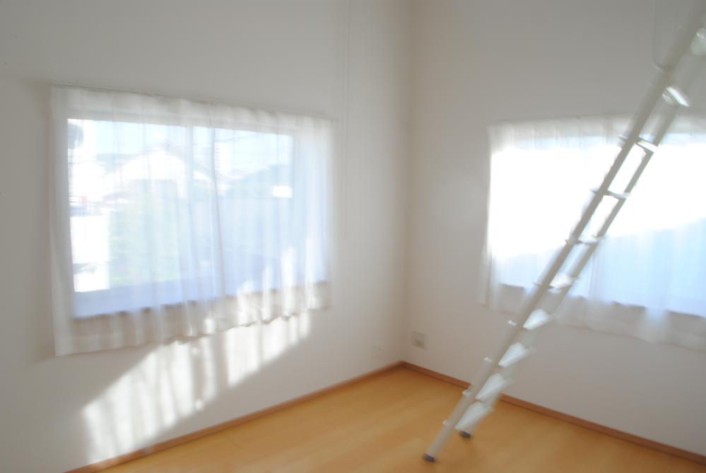 Non-living room. Indoor (12 May 2013) Shooting