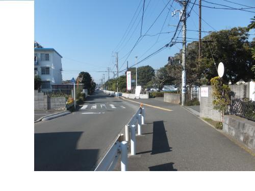 Local photos, including front road. Frontal road