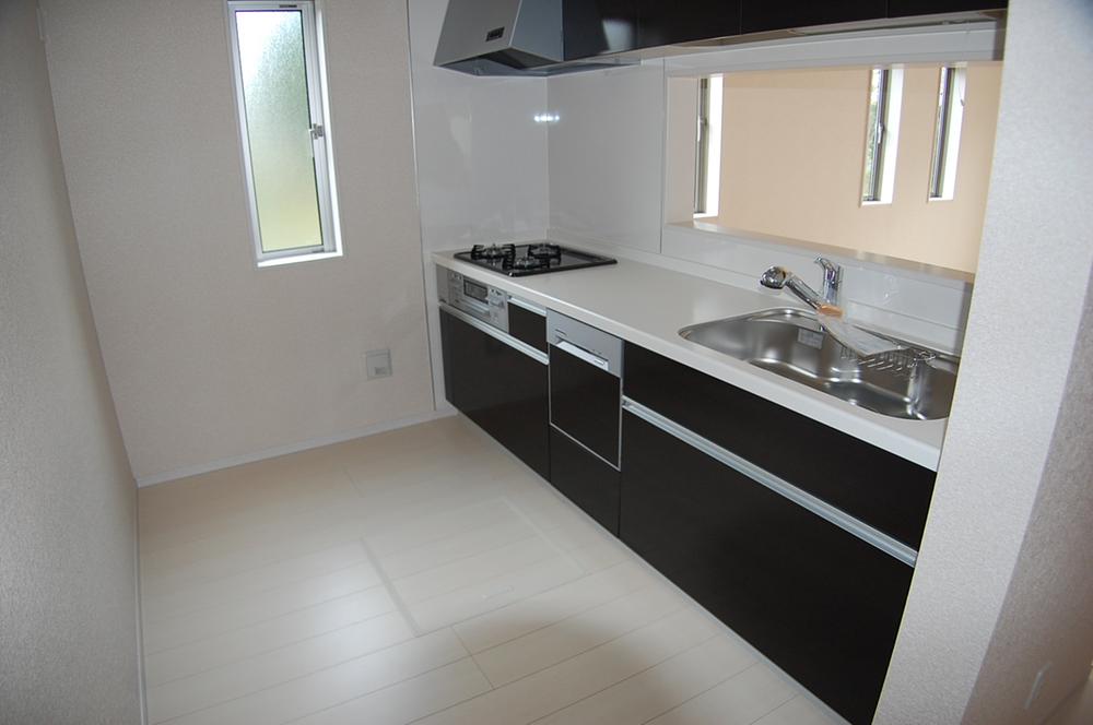 Kitchen. Local (10 May 2013) Shooting