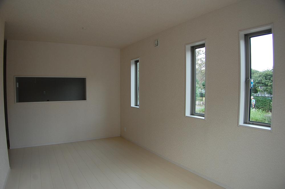 Living. Local (10 May 2013) Shooting