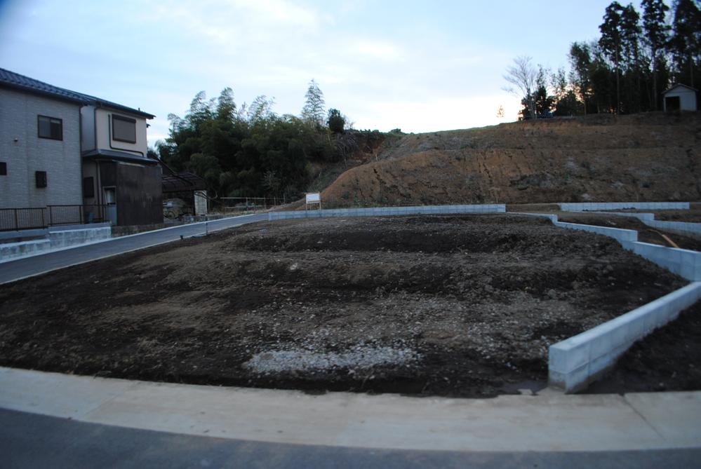 Local appearance photo. Local (12 May 2013) Shooting