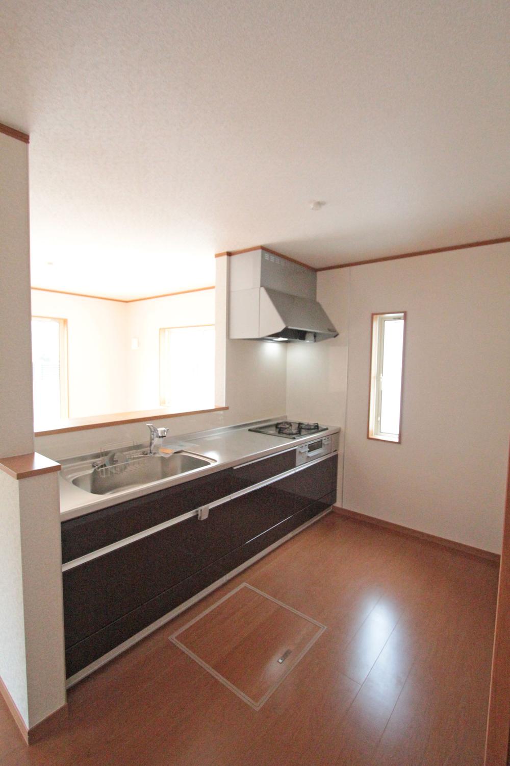 Same specifications photo (kitchen)