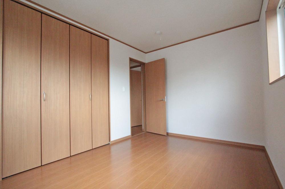 Same specifications photos (Other introspection). Interior construction results