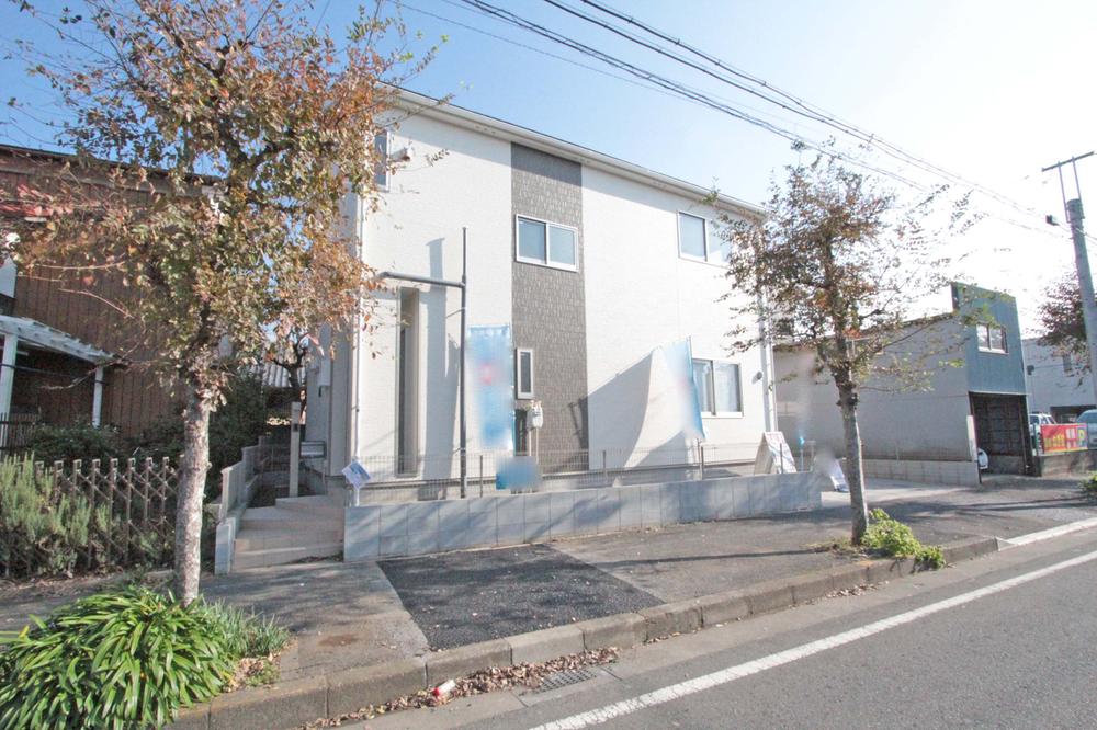 Local photos, including front road. update 2013 November shooting