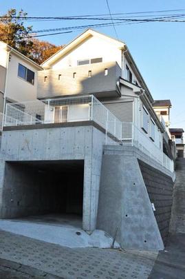 Local appearance photo. ■ 1 Building building appearance