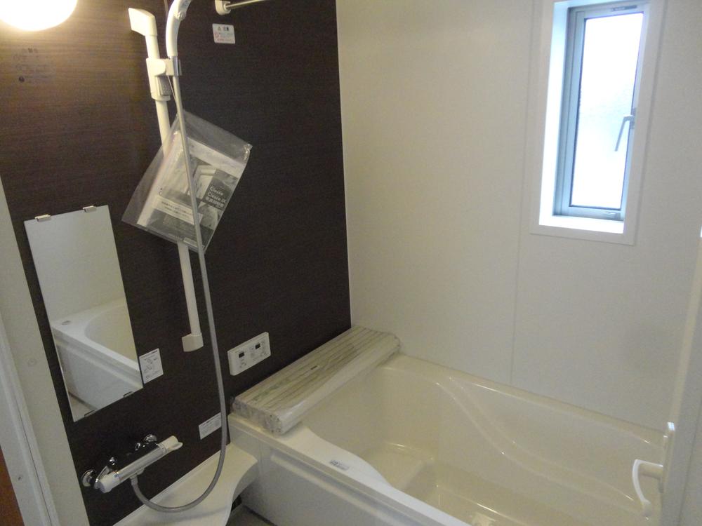 Bathroom. Local (10 May 2013) Shooting