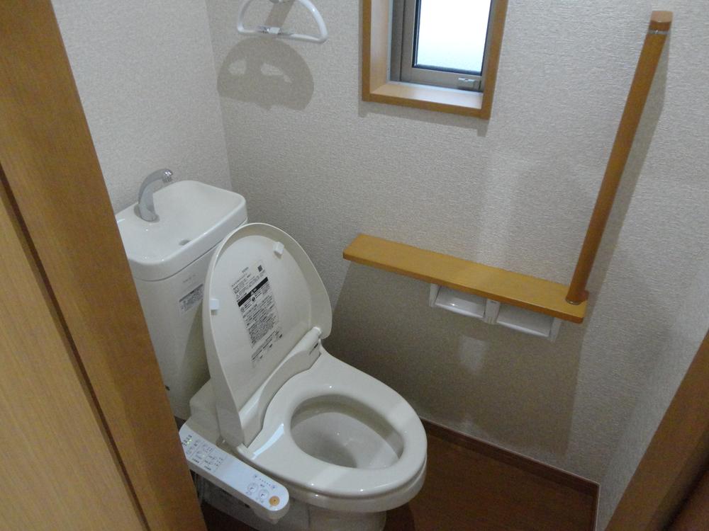 Toilet. Local (10 May 2013) Shooting