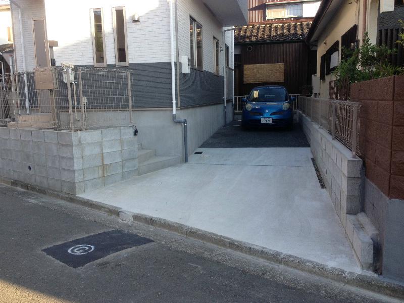 Local photos, including front road. Two parking Allowed column!