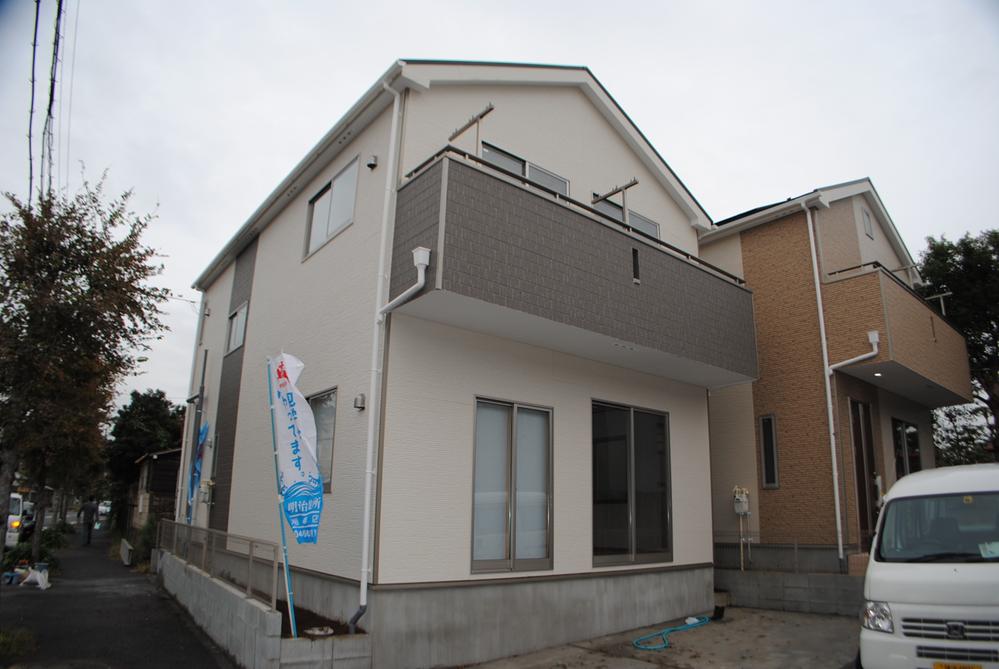 Local appearance photo. Local (10 May 2013) Shooting