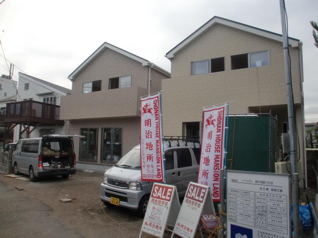 Local photos, including front road. Local (10 May 2013) Shooting