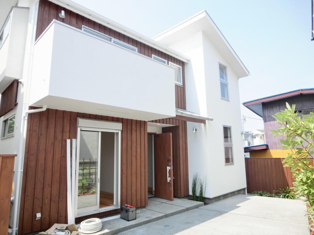 Local appearance photo. Appearance white × Wood has been impressive sophistication