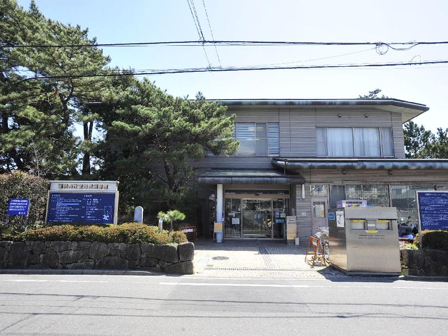 library. 800m to Fujisawa Tsujido Public Library