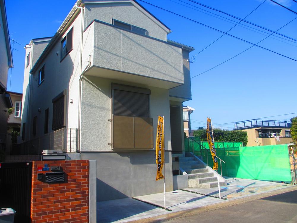 Local appearance photo. Local (10 May 2013) Shooting