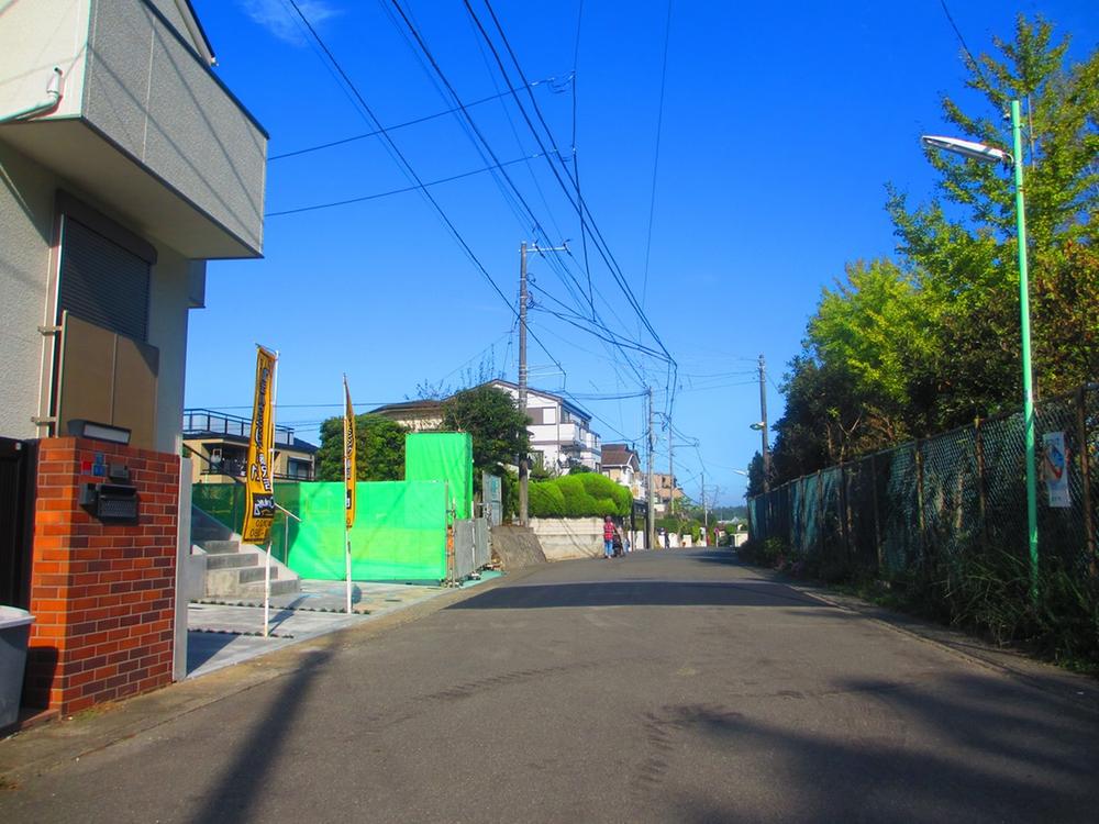 Local photos, including front road. Local (10 May 2013) Shooting