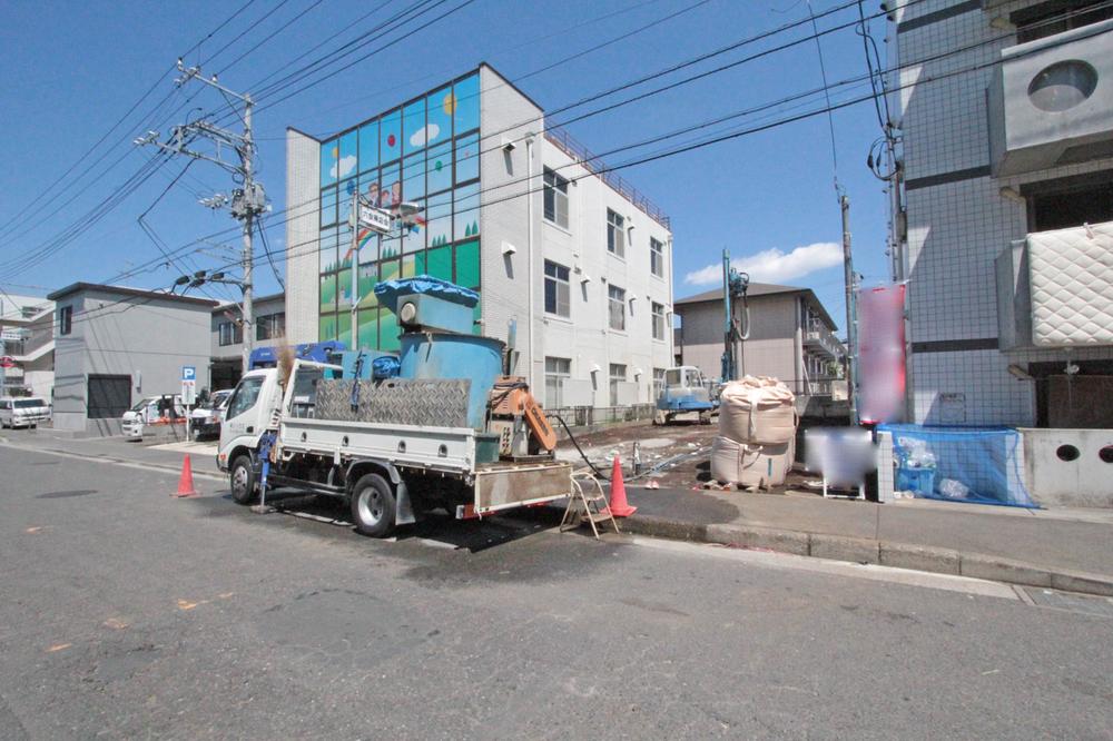 Local appearance photo. Local (08 May 2013) Shooting