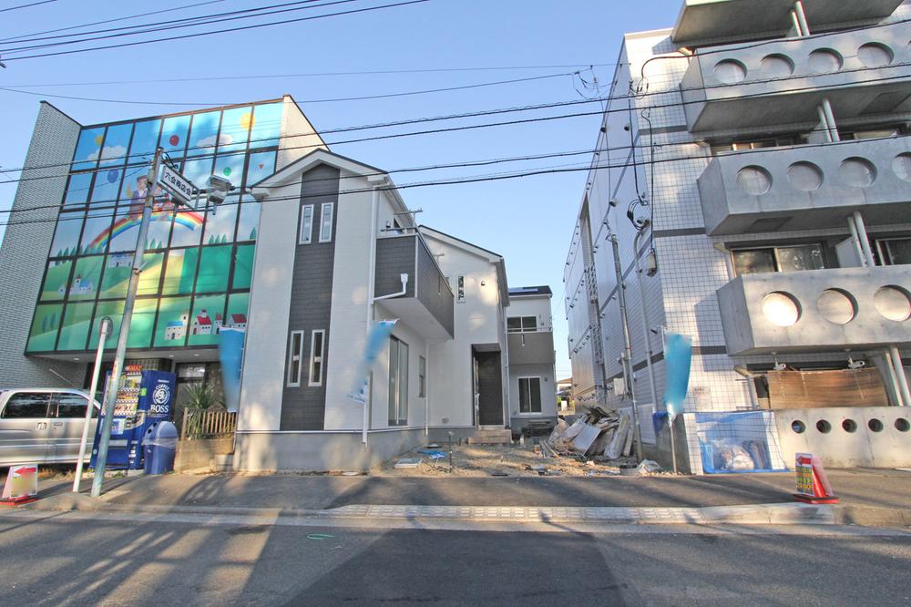 Local photos, including front road. Local (December 03, 2013) Shooting It was a photo update.