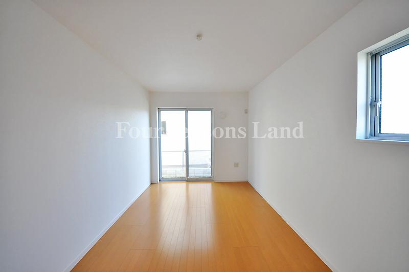 Non-living room. Indoor (12 May 2013) Shooting