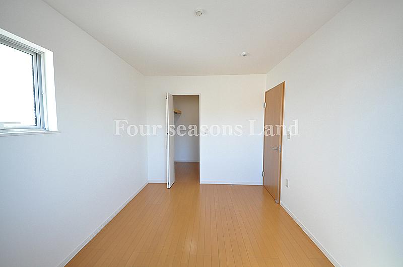 Non-living room. Indoor (12 May 2013) Shooting