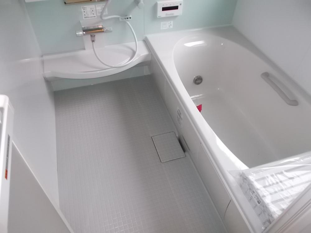 Bathroom. Indoor (12 May 2013) Shooting