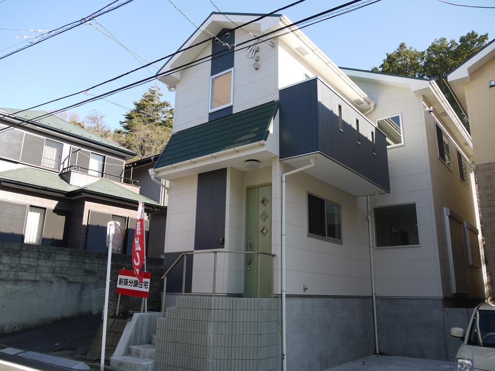 Local appearance photo. Indoor (12 May 2013) Shooting