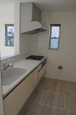 Kitchen. Dishwasher ・ Equipped with a water purifier is standard