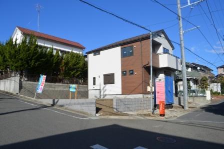 Local photos, including front road. Local (12 May 2013) Shooting