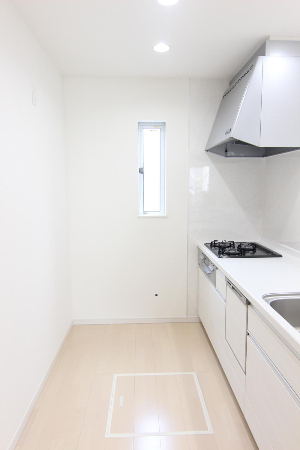 Kitchen. Building 3: System Kitchen ○ white the keynote and the simple and elegant system Kitchen ○ dish washing and drying machine equipped with