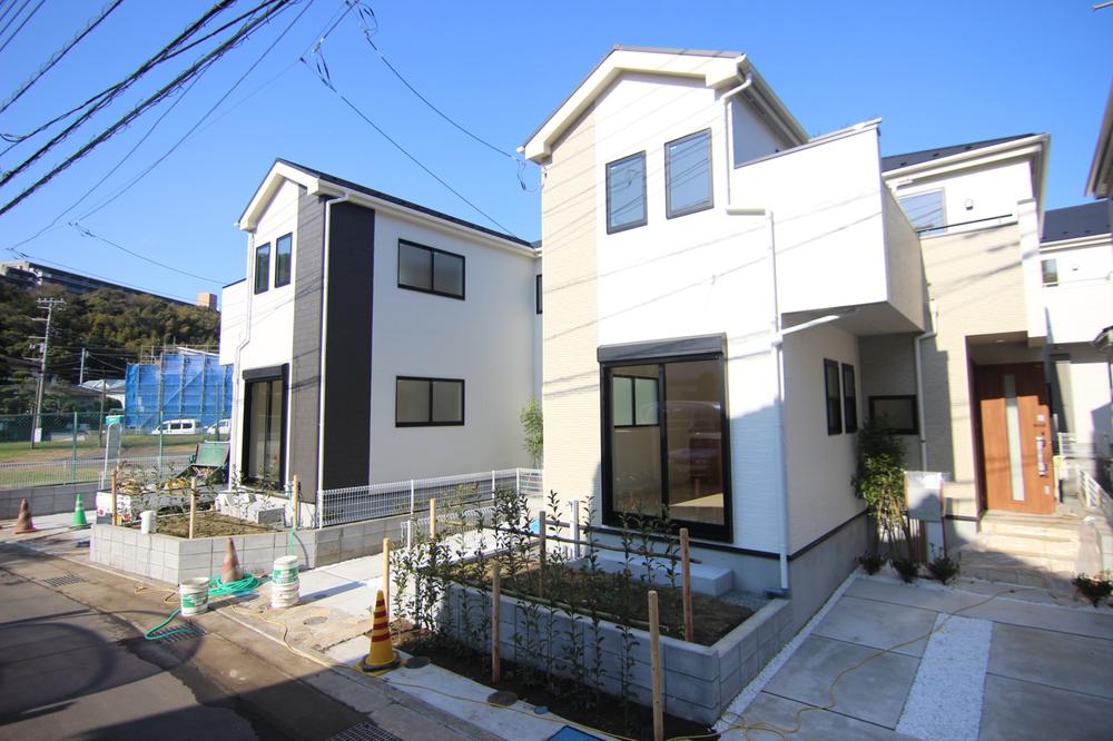 Local appearance photo. Local (11 May 2013) Shooting