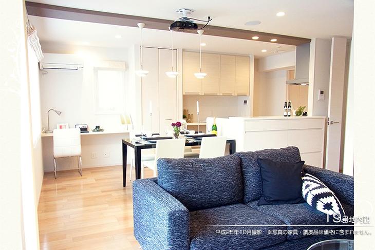 Non-living room.  [No. 19 place] [Introspection Photo] 2013 October shooting  ※ Photos furniture ・ Furnishings are not included in the price. 