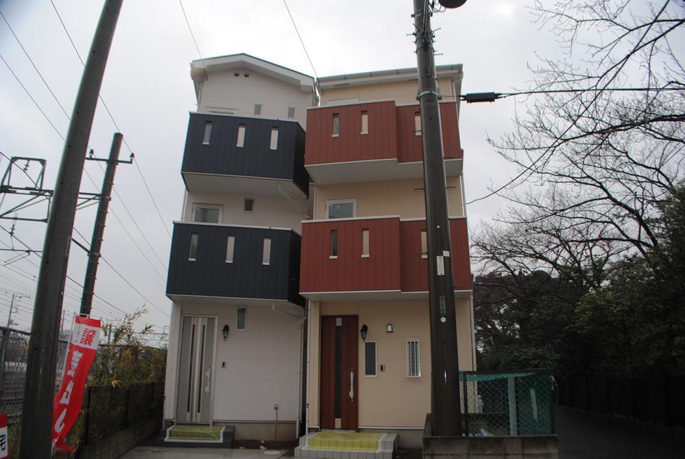 Local appearance photo. Local (12 May 2013) Shooting