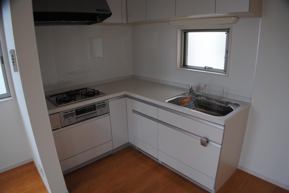 Kitchen. Local (12 May 2013) Shooting