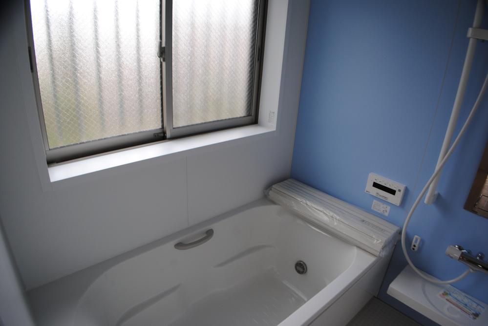 Bathroom. Indoor (12 May 2013) Shooting