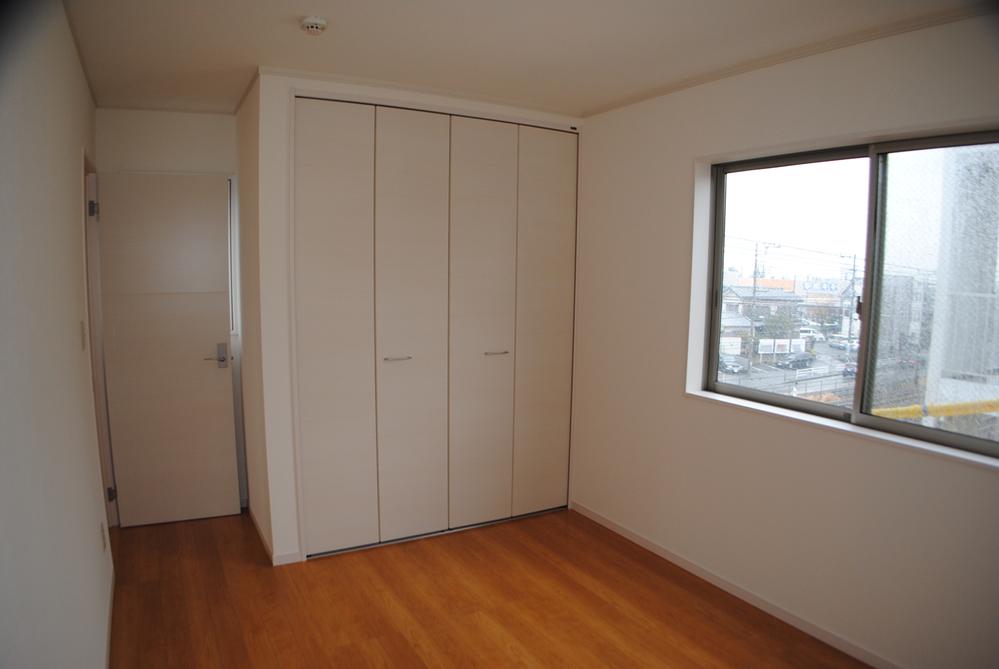 Non-living room. Indoor (12 May 2013) Shooting