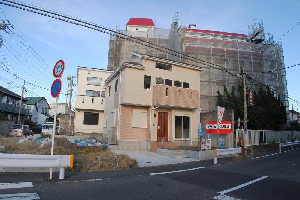 Local appearance photo. We face the public roads of the open-minded south 8m