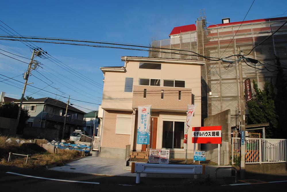 Local appearance photo. Local (11 May 2012) shooting