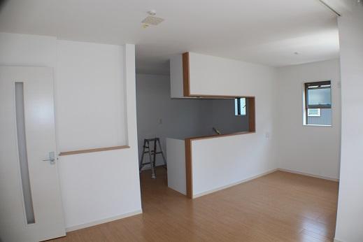 Living. Indoor (July 2013) Shooting wide, Bright living!