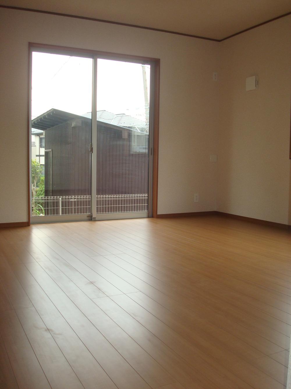 Living. 1 Building (November 2013) Shooting