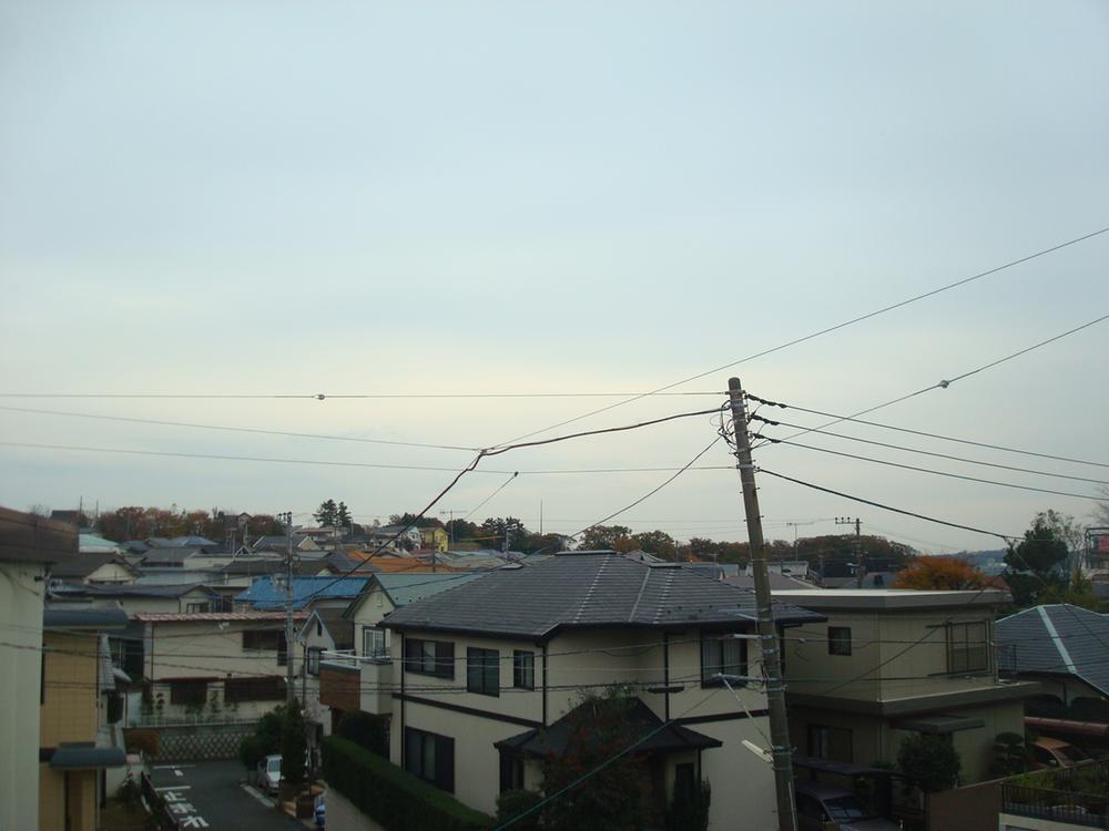 View photos from the dwelling unit. View from the site (November 2013) Shooting
