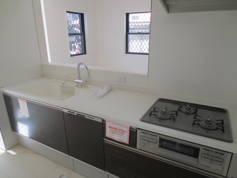 Kitchen. System kitchen of muted colors ☆