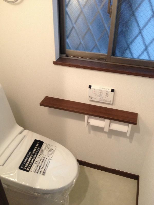 Toilet. Washlet is with!