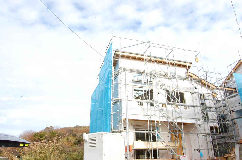 Local appearance photo. Local (12 May 2013) Shooting